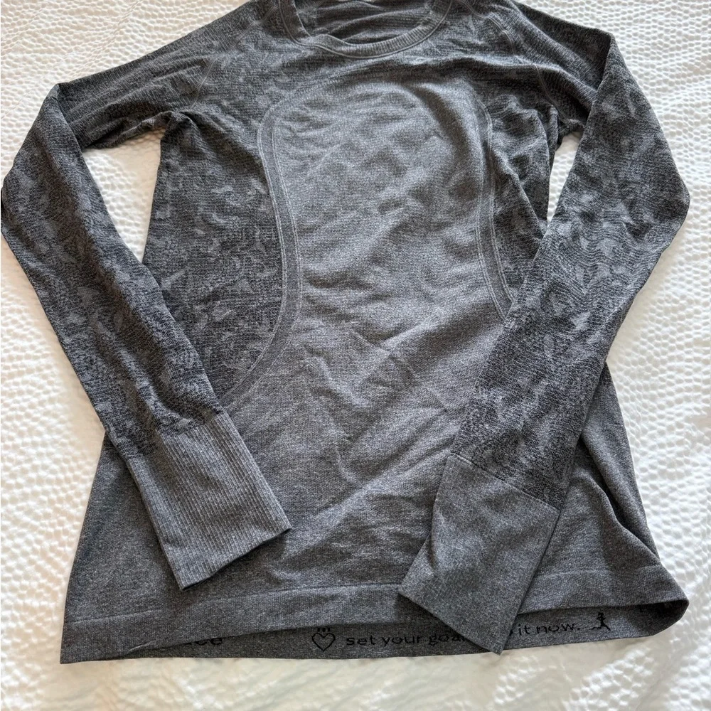 Lululemon Swiftly Tech Long Sleeve
